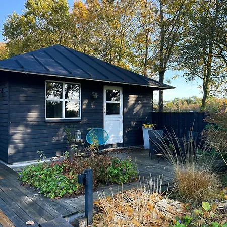 Hébergement de vacances Relax In The Countryside With Pool Avlum