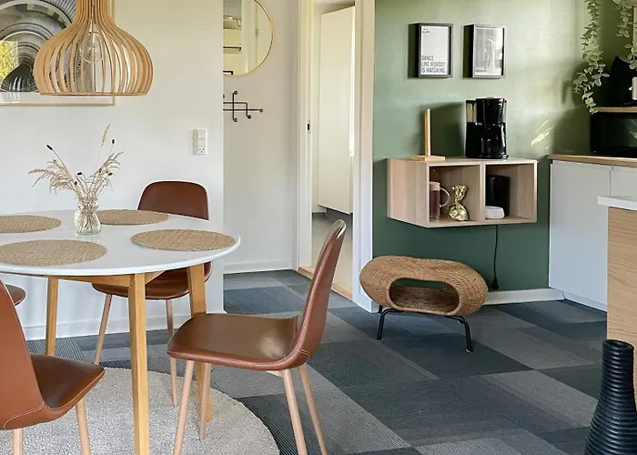 Hébergement de vacances Relax In The Countryside With Pool Avlum